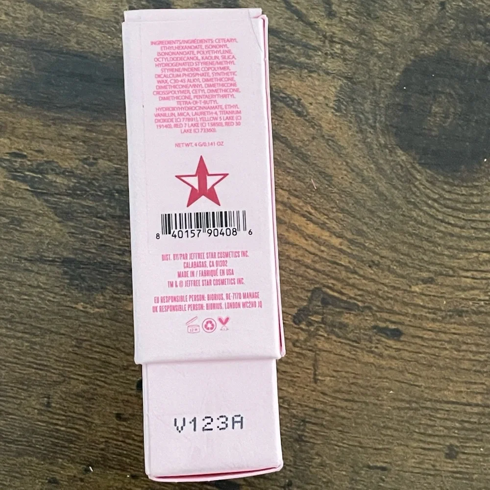 NEW IN BOX * Jeffree Star Velvet‎ Trap Lipstick in Cherry Wet